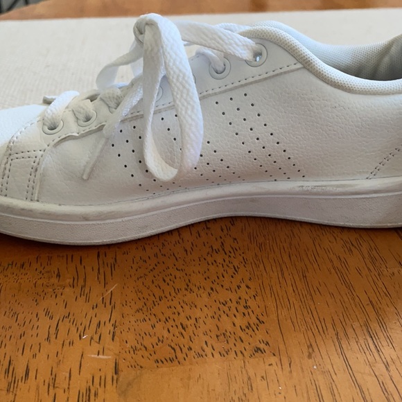 Adidas size 6 white leather sneakers - Picture 4 of 9